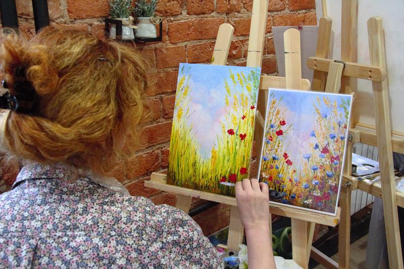 В моменте студия рисования