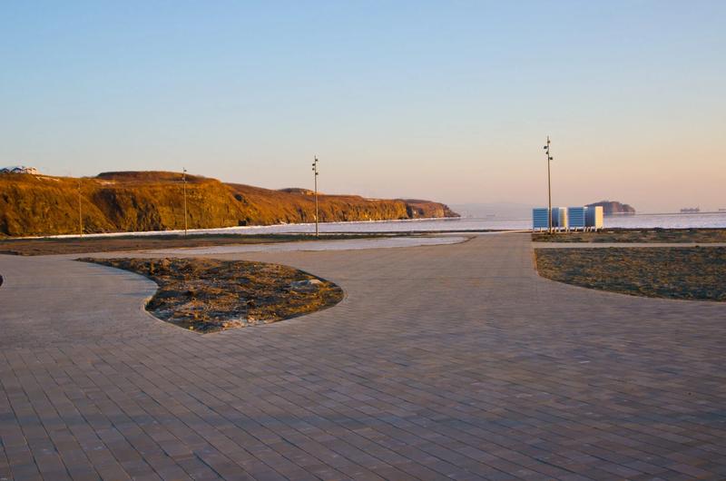 Бухта Ахлестышева, остров Русский